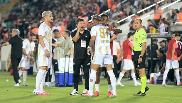 Kayserispor, sezona galibiyetle başladı: Vanspor FK'yı deplasmanda 2-0 mağlup etti