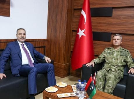 Bakan Fidan Trablus'ta TSK Libya Görev Grup Komutanlığında incelemelerde bulundu