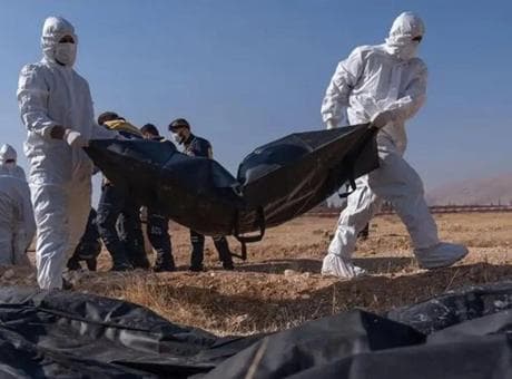 Suriye'de Esad rejiminin izleri: İki ayrı noktada toplu mezar tespit edildi