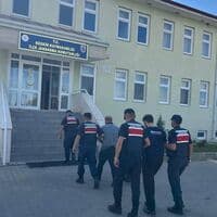 Köpek kavgası çıkan tartışmada çobanı tabancayla öldürdüler: Baba-oğul tutuklandı