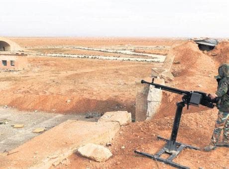 İsrail Suriye’de havaalanı vurdu