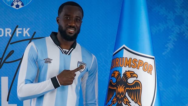 Süper Lig'in yeni ekibi Erzurumspor, Ganalı orta saha oyuncusu Elisha Owusu'yu kadrosuna kattı