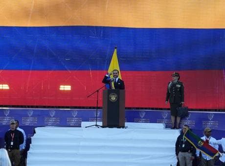 Kolombiya'da sağcı lider De la Espriella devlet başkanı olarak yemin etti