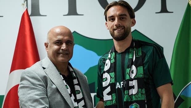Kocaelispor, tecrübeli orta saha Berkan Kutlu'yu transfer etti