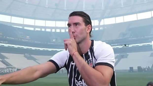 Vlahovic Beşiktaş taraftarını coşturdu: 'Hazır mısınız? Başlıyoruz!'