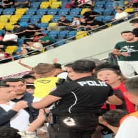 Gençlerbirliği-Fenerbahçe maçında skandal: Çocuğun forması zorla çıkarılmak istendi, 1 kişi gözaltında