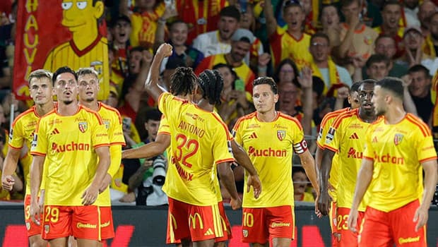 Fransa Süper Kupası'nda şampiyon Lens! PSG'yi devirip kupayı kaldırdılar