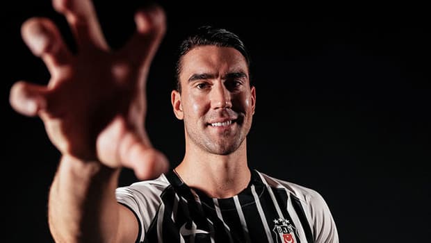 Beşiktaş, yeni transferi Vlahovic'i UEFA listesine dahil etti