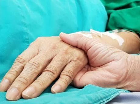 Fransa'da ötanazi resmen yasallaştı: Yıllar süren tartışma nihayete erdi